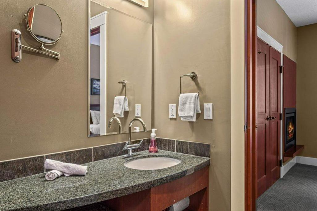 Aparthotel Luxury 2bedroom 2bath Sleeps 6 945 Square Feet Canmore